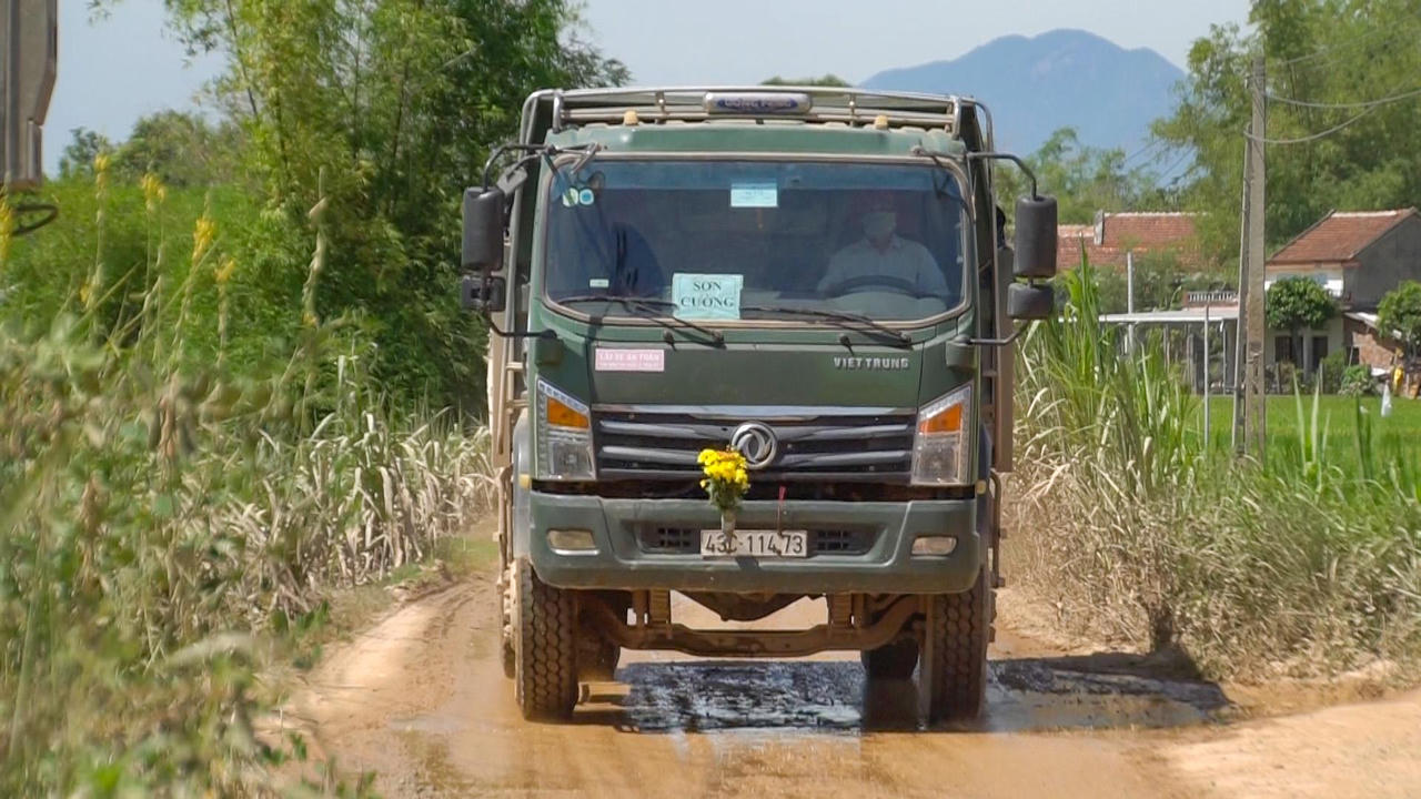 Người dân khốn khổ vì ô nhiễm môi trường từ mỏ đá