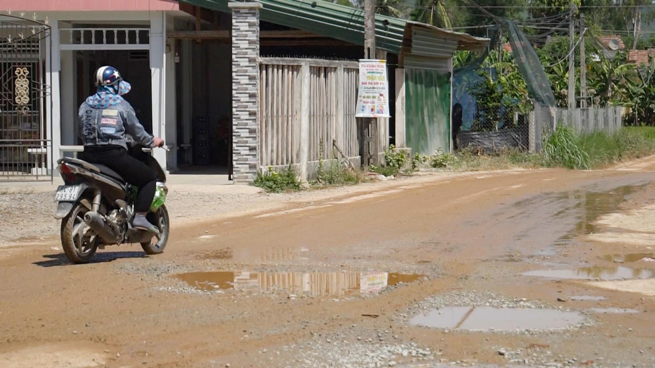 Người dân khốn khổ vì ô nhiễm môi trường từ mỏ đá