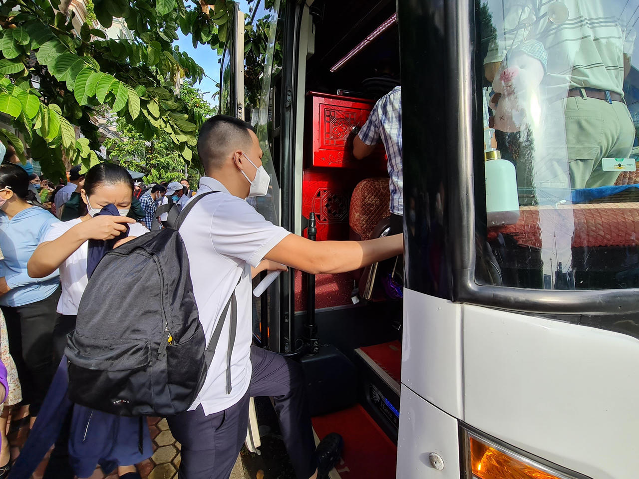 34 y, bác sĩ Quảng Ngãi lên đường vào TP Hồ Chí Minh hỗ trợ chống dịch COVID-19