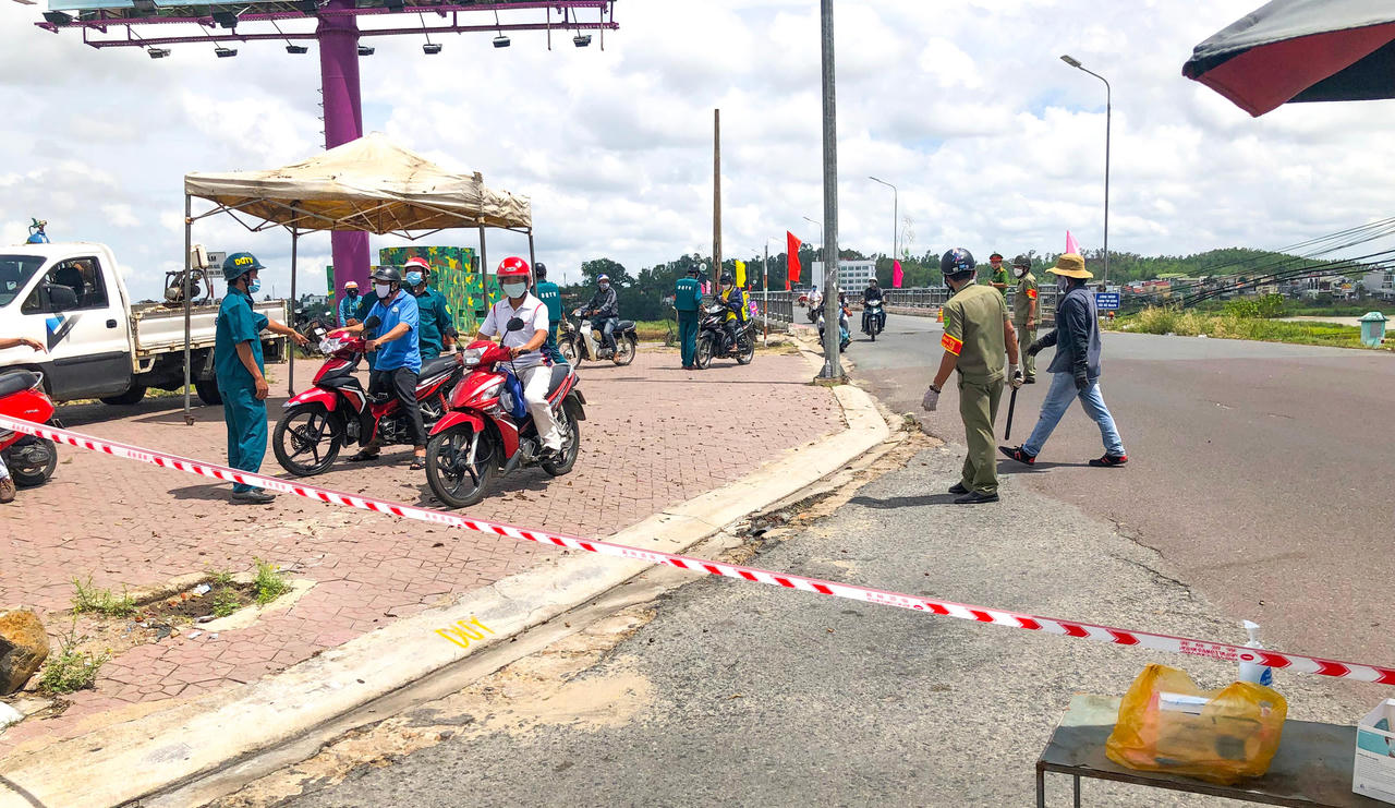 Người dân Quảng Ngãi khi ra đường cần mang theo giấy tờ gì?