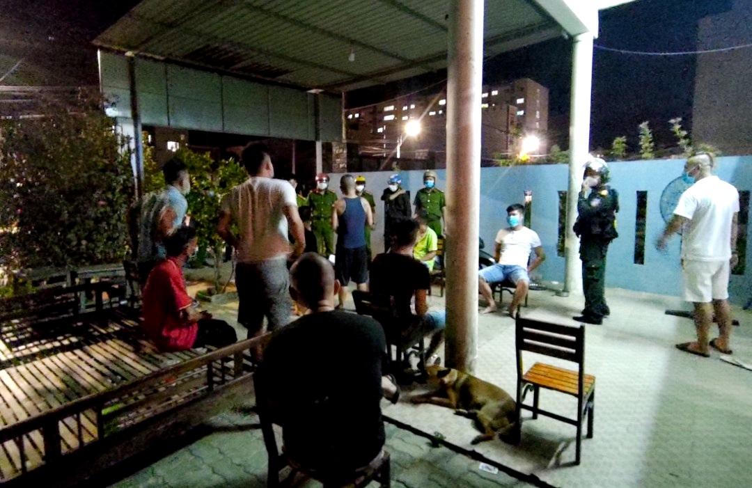 Đề xuất phạt 146 triệu đồng nhóm người ăn nhậu, hát hò trong thời điểm giãn cách