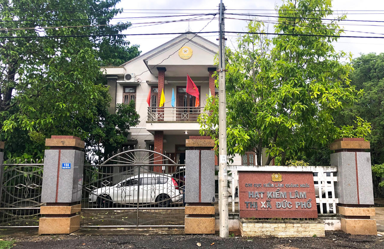 Ngang nhiên phá rừng phòng hộ cách Cụm kiểm lâm 2,5 km mà xã 'chưa thấy báo cáo'