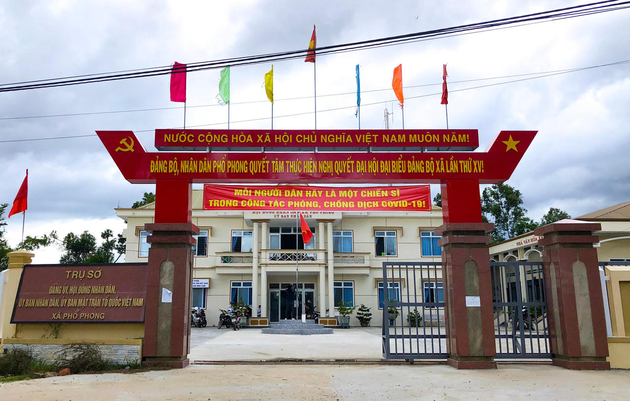 Ngang nhiên phá rừng phòng hộ cách Cụm kiểm lâm 2,5 km mà xã 'chưa thấy báo cáo'