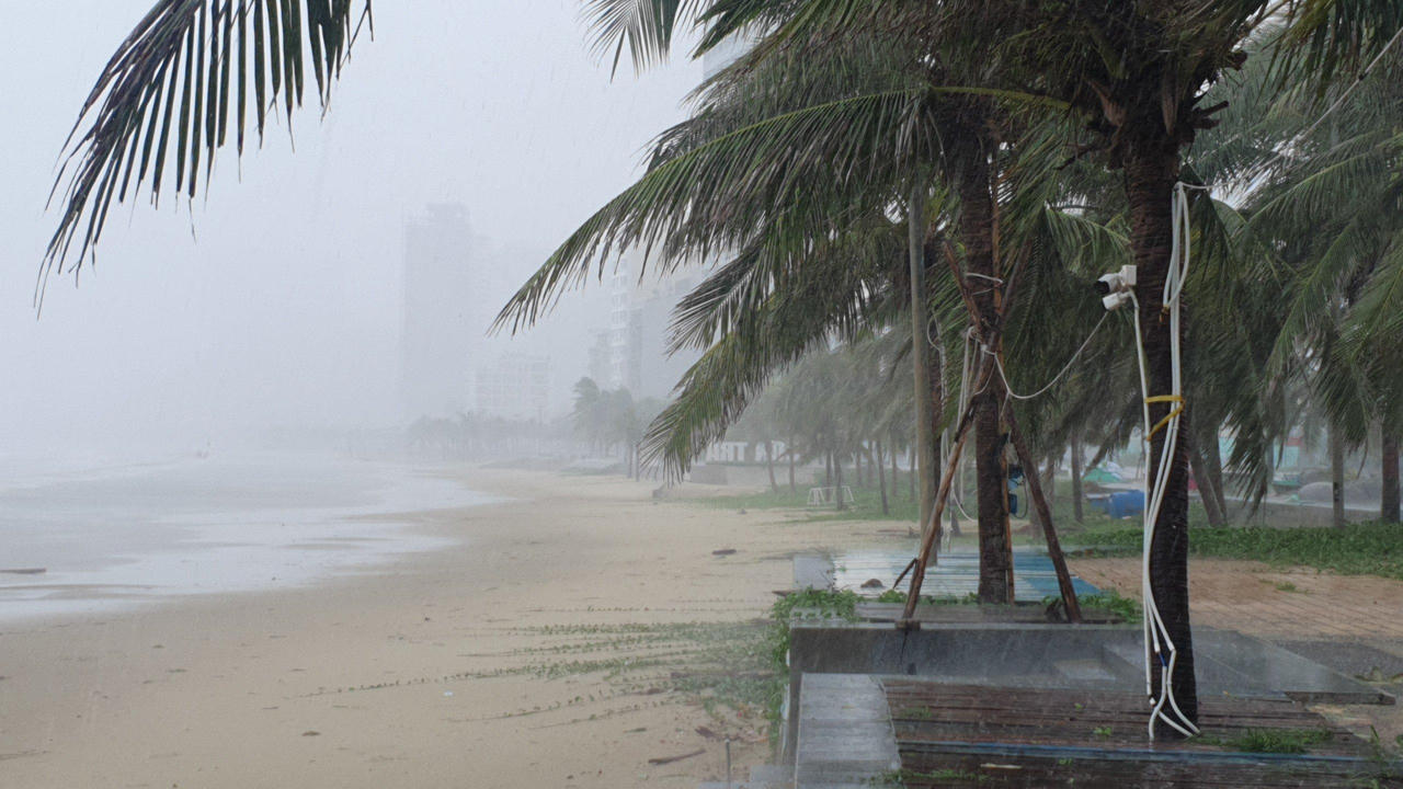 Ảnh hưởng của bão số 5, Đà Nẵng mưa to, gió giật mạnh kéo dài nhiều giờ