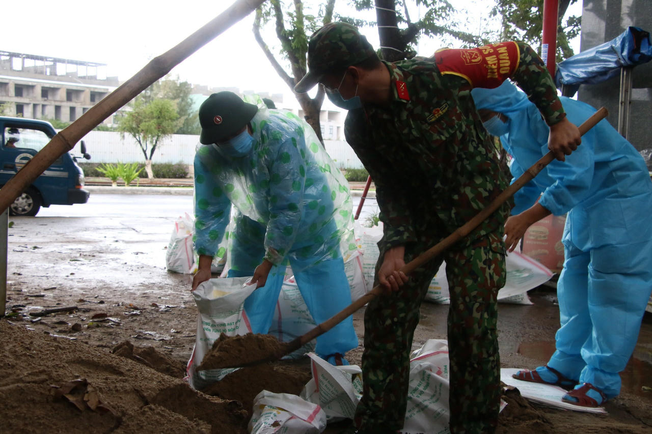 Ảnh hưởng của bão số 5, Đà Nẵng mưa to, gió giật mạnh kéo dài nhiều giờ