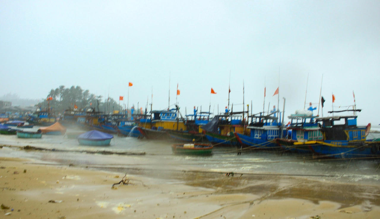 Từ 12h trưa nay, người dân huyện Lý Sơn và Bình Sơn không được ra khỏi nhà 