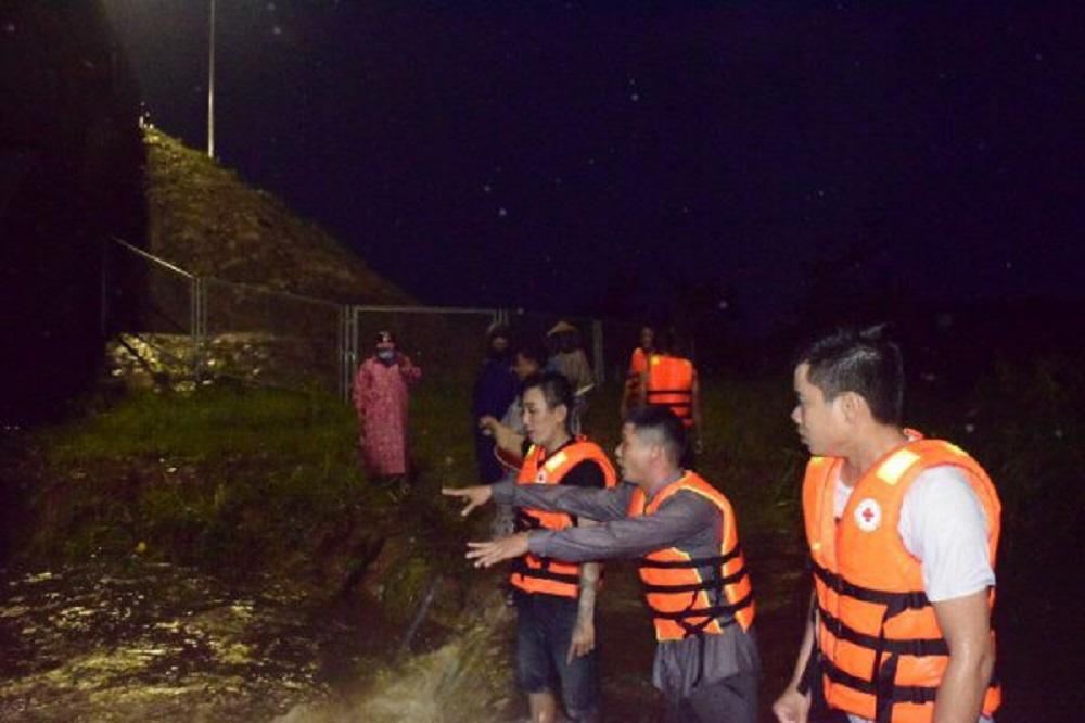 Một thanh niên chết đuối khi đi bắt cá