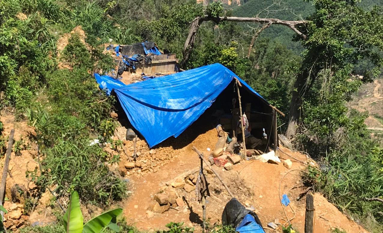 Truy quét hàng loạt điểm khai thác vàng trái phép tại Bồng Miêu