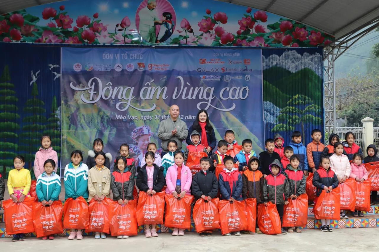 Hà Giang: Hành trình thiện nguyện “Đông ấm vùng cao 2022