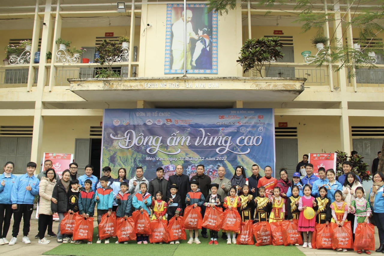 Hà Giang: Hành trình thiện nguyện “Đông ấm vùng cao 2022