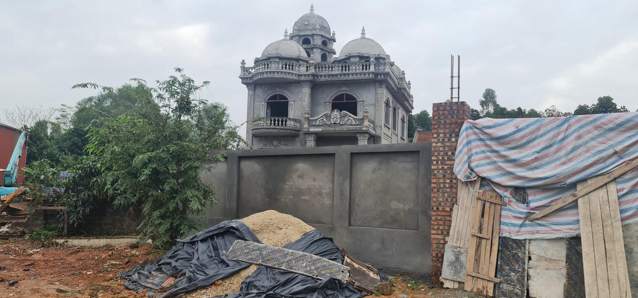 Bắc Giang: "Biệt phủ" "nhảy dù" trên đất nông nghiệp?