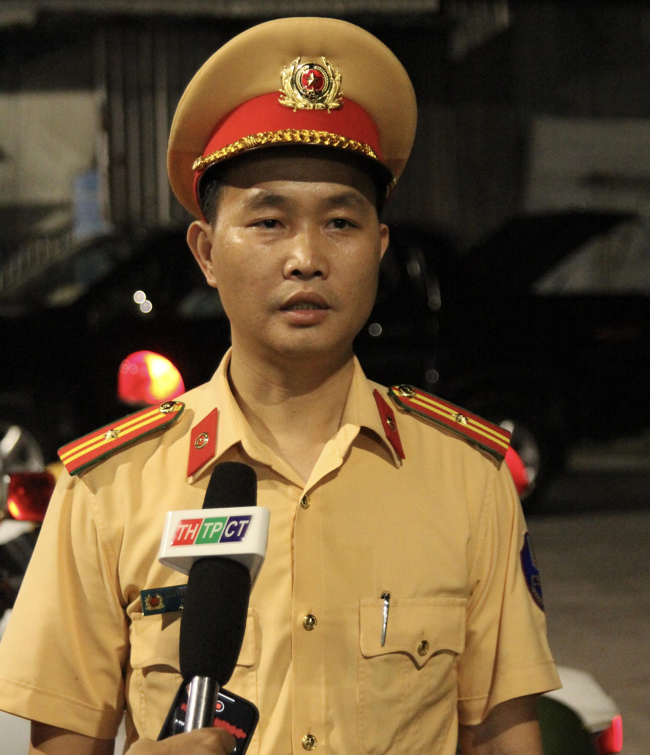 Người dân phấn khởi khi tuyến đường tránh sạt lở Ô Môn được lắp đèn chiếu sáng