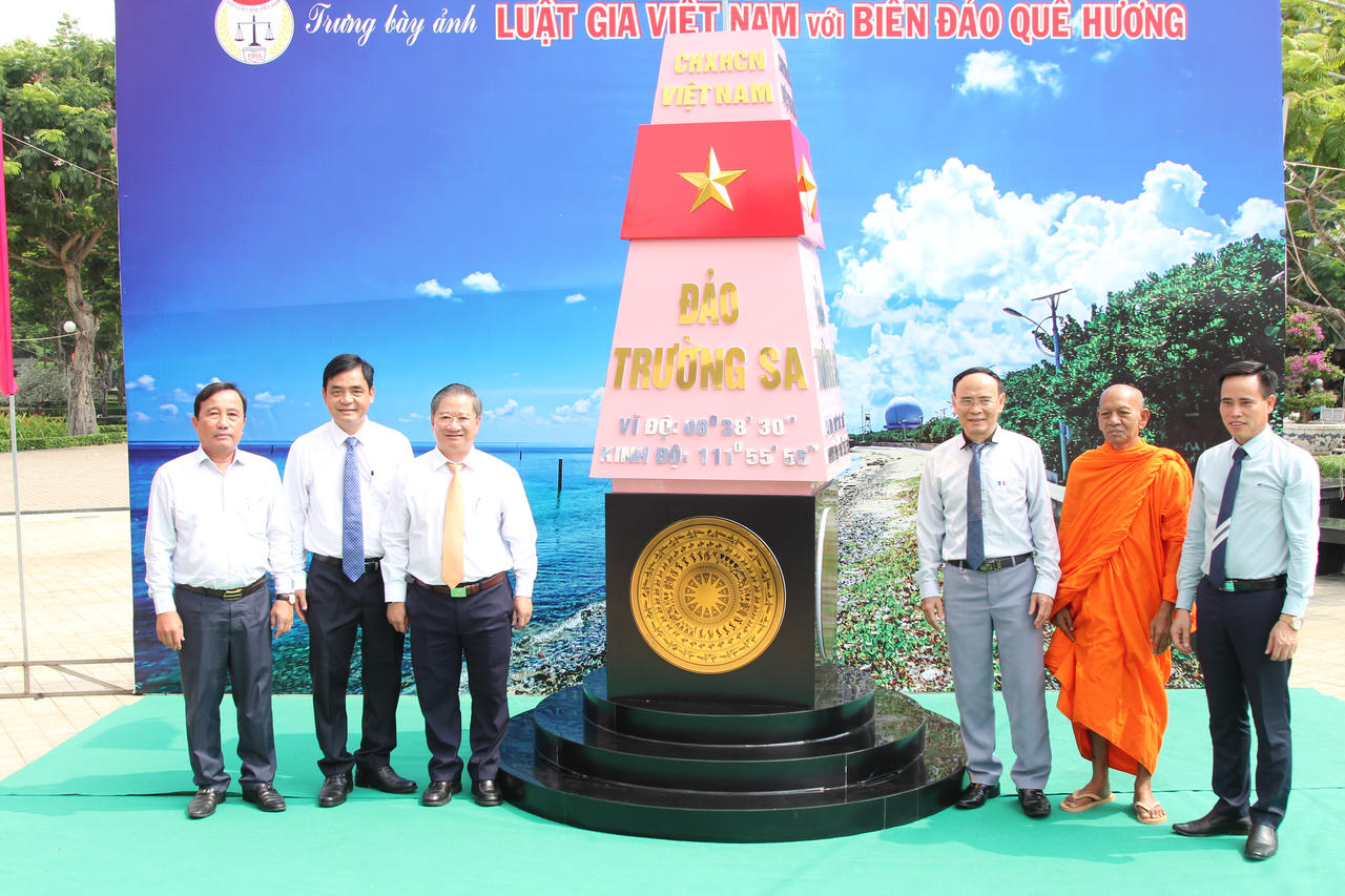 Cần Thơ: Khai mạc triển lãm ảnh “Luật gia Việt Nam với biển đảo quê hương”