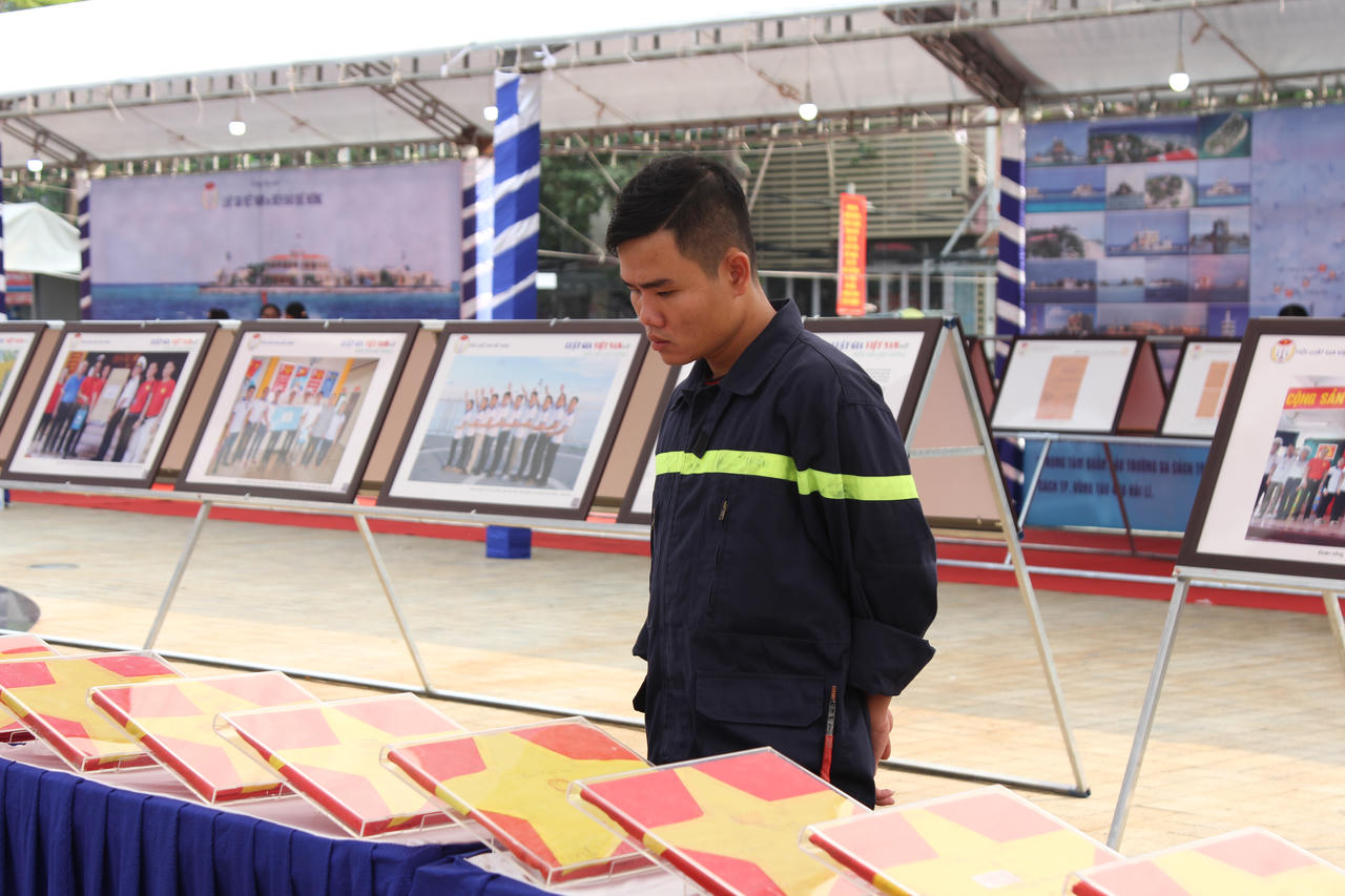 Cần Thơ: Khai mạc triển lãm ảnh “Luật gia Việt Nam với biển đảo quê hương”