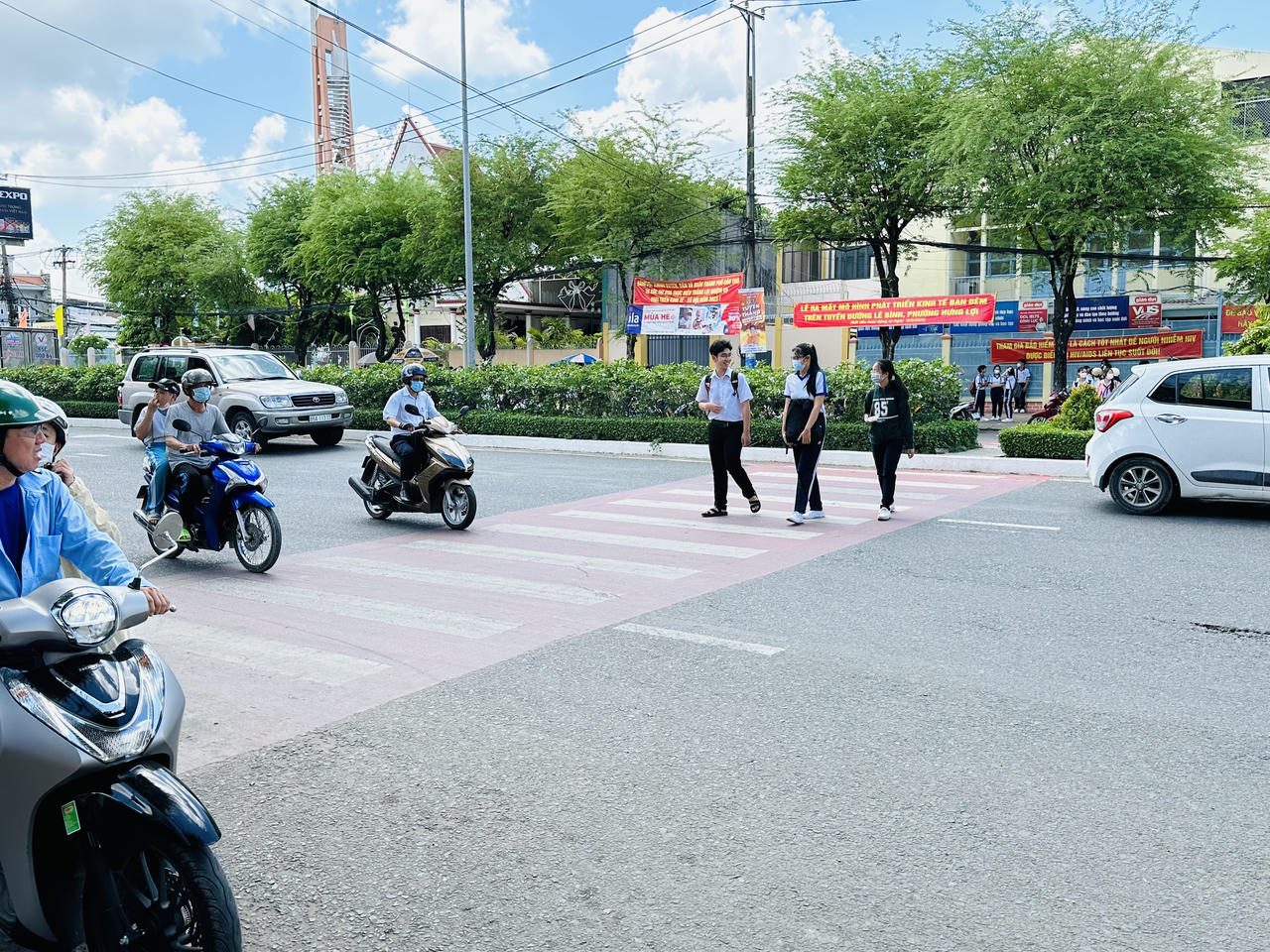 Chung tay xây dựng môi trường giao thông an toàn trong học đường ở Cần Thơ