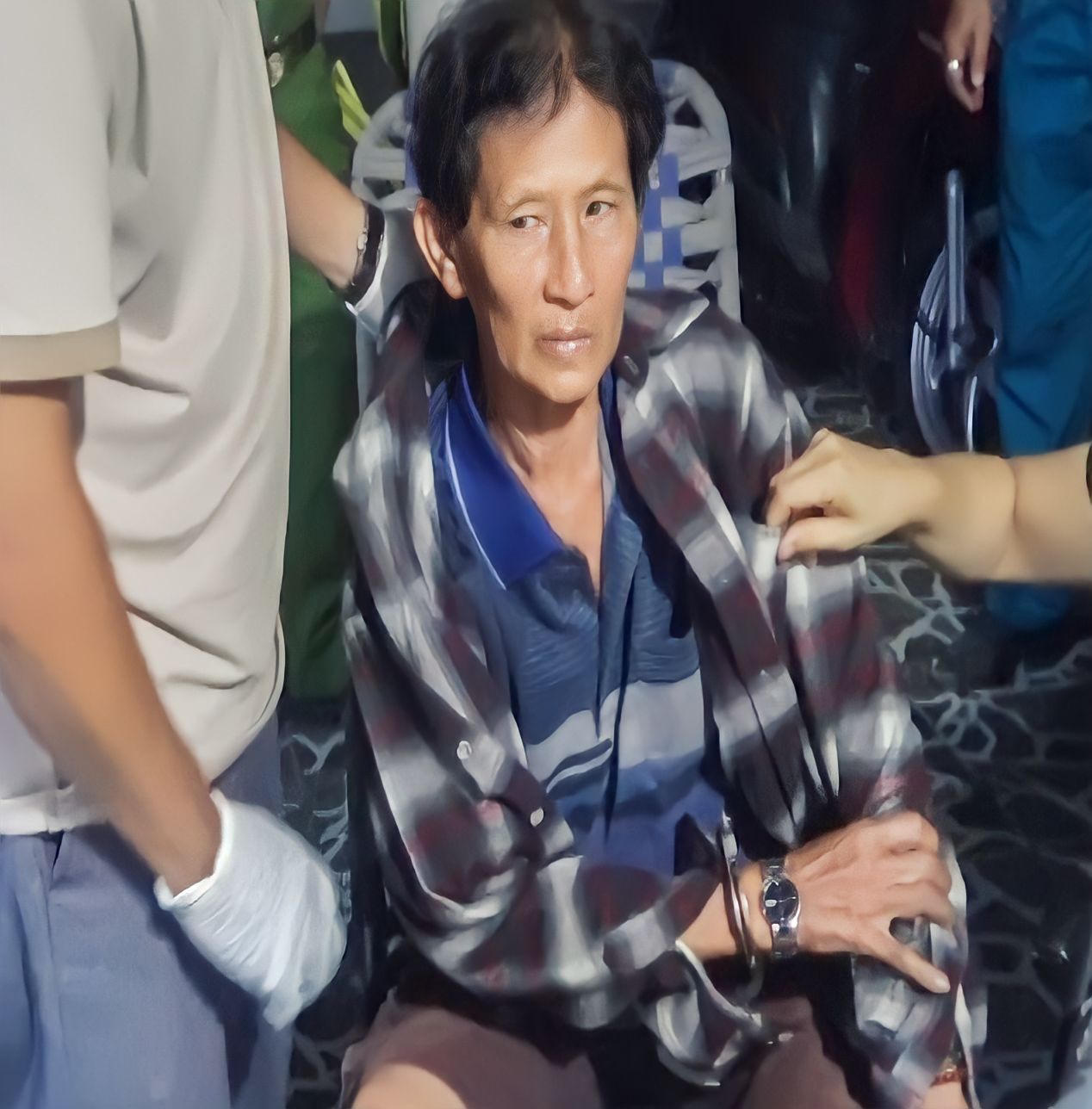 Mật phục bắt người phụ nữ 60 tuổi vận chuyển ma tuý từ Tiền Giang về Vĩnh Long