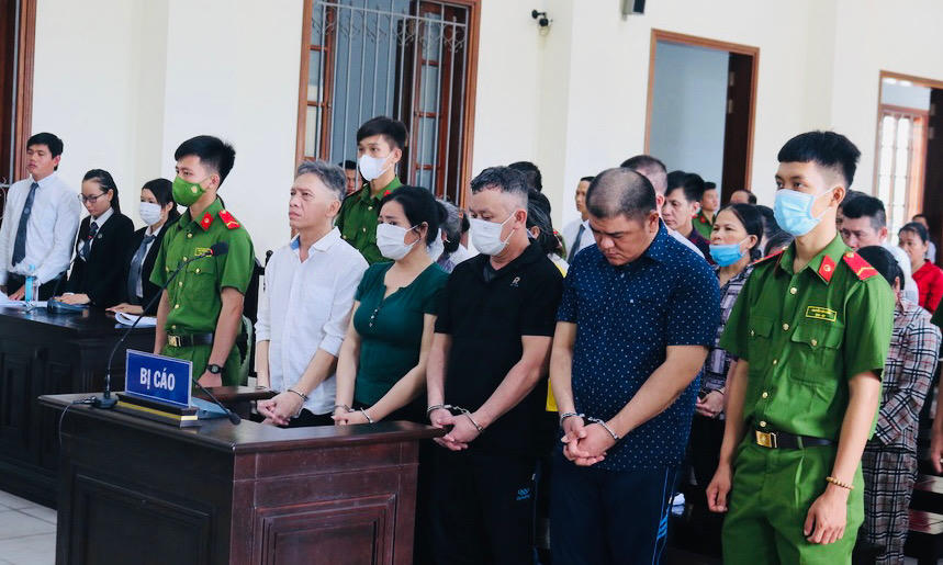 Nhóm đối tượng làm giả sổ đỏ, lừa đảo chiếm đoạt hàng chục tỷ đồng hầu toà