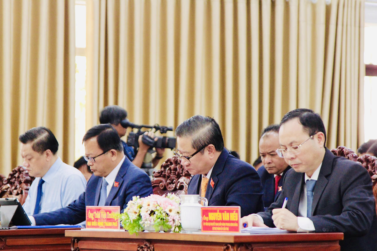 Chủ tịch HĐND TP Cần Thơ: 'Thủ trưởng các cơ quan cần nói thẳng, nói thật về vấn đề cử tri đặt ra'