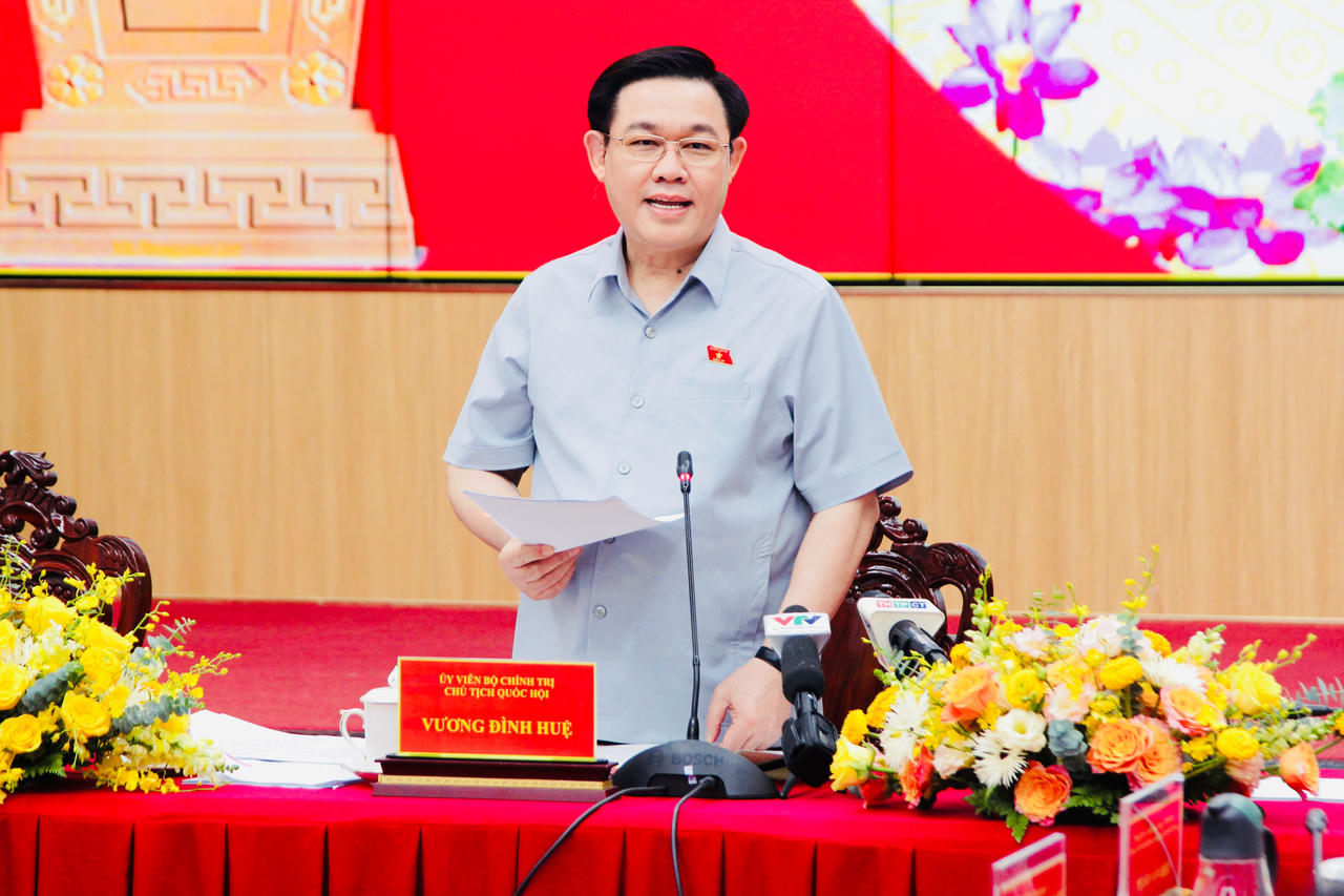 Chủ tịch Quốc hội Vương Đình Huệ làm việc tại Cần Thơ