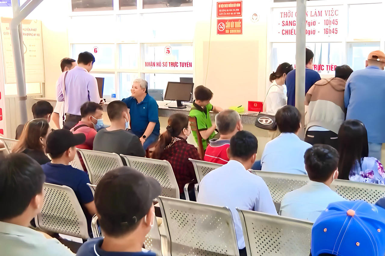 Khuyến cáo người dân Cần Thơ chỉ đổi giấy phép lái xe sang thẻ PET khi cần thiết