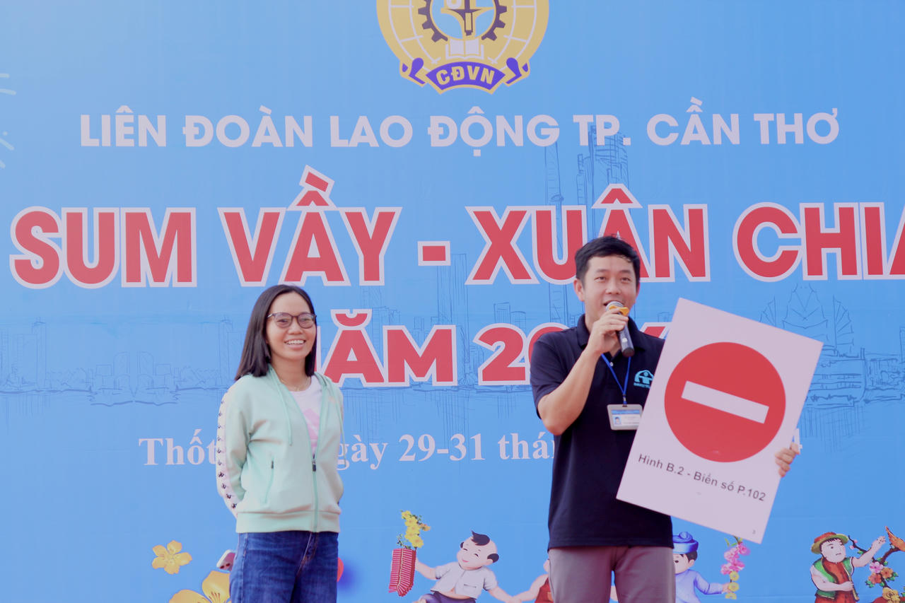 Cần Thơ: Đẩy mạnh tuyên truyền pháp luật về an toàn giao thông đến người lao động