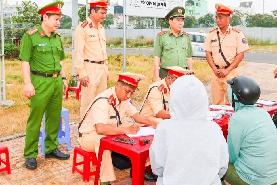 Cần Thơ giữ vững trật tự an toàn giao thông trong dịp Tết