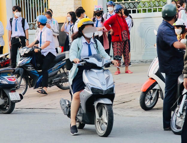 Xây dựng văn hoá giao thông học đường: Giáo dục từ phụ huynh vẫn là yếu tố cốt lõi