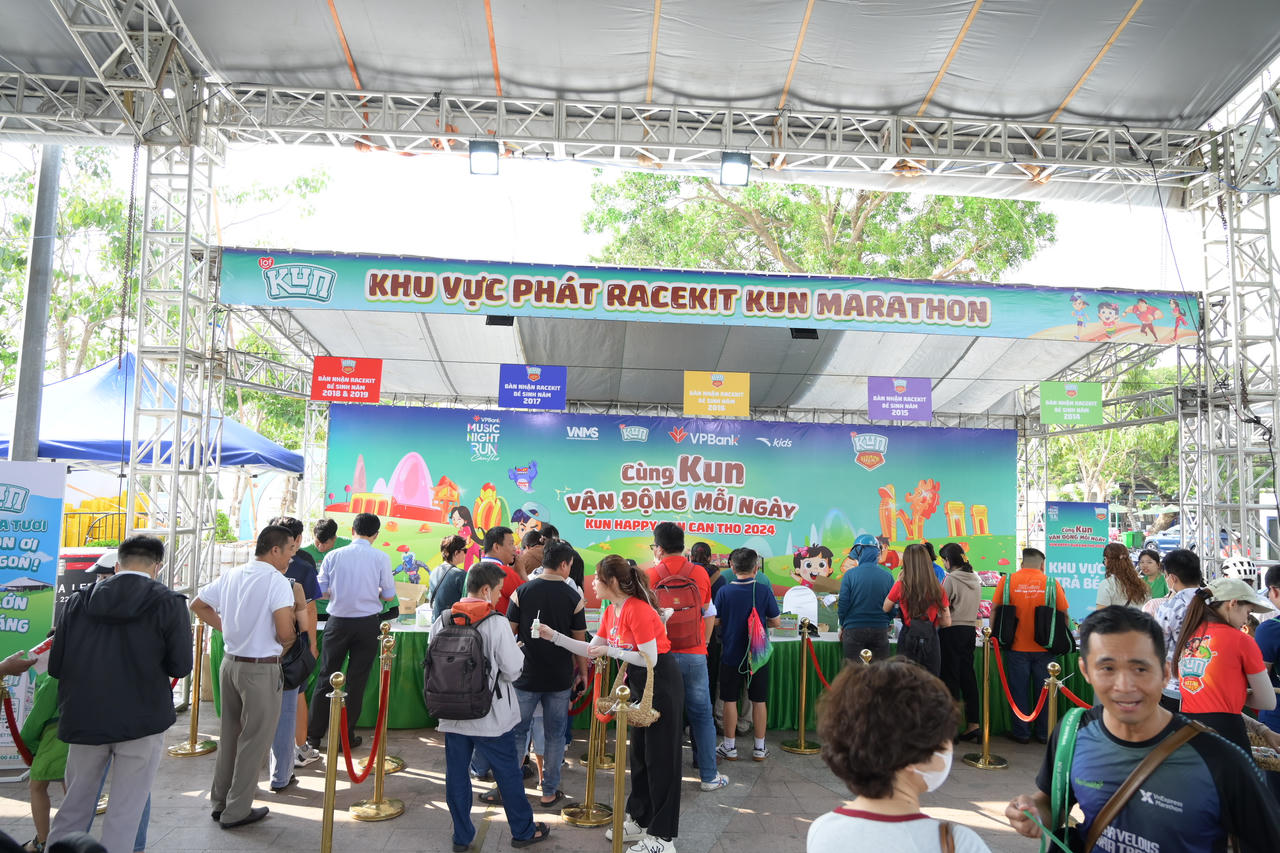 Gần 7.000 runner hòa mình vào không khí sôi động tại VPBank Can Tho Music Night Run 2024