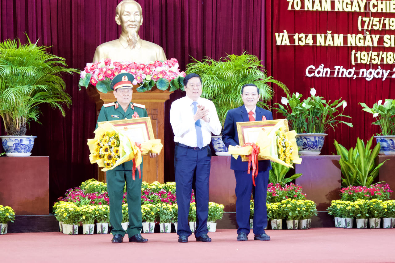 Cần Thơ họp mặt kỷ niệm 49 năm ngày giải phóng miền Nam thống nhất đất nước