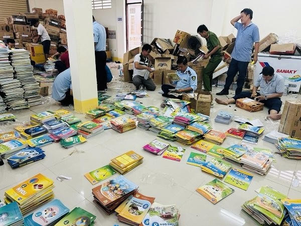 Hậu Giang: Phát hiện và thu giữ lô sách giả trị giá hơn 1,3 tỷ đồng