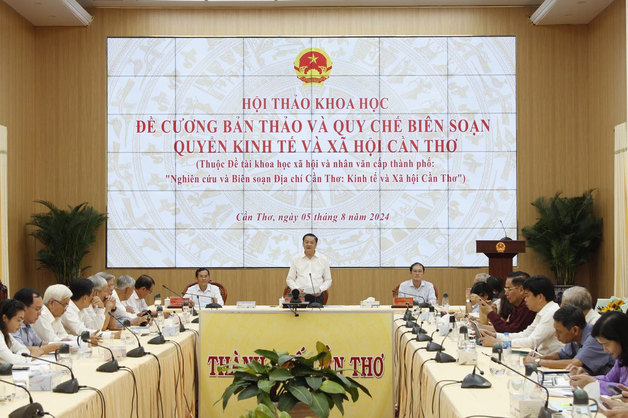 Thảo luận đề cương, quy chế biên soạn Quyển Kinh tế và xã hội Cần Thơ