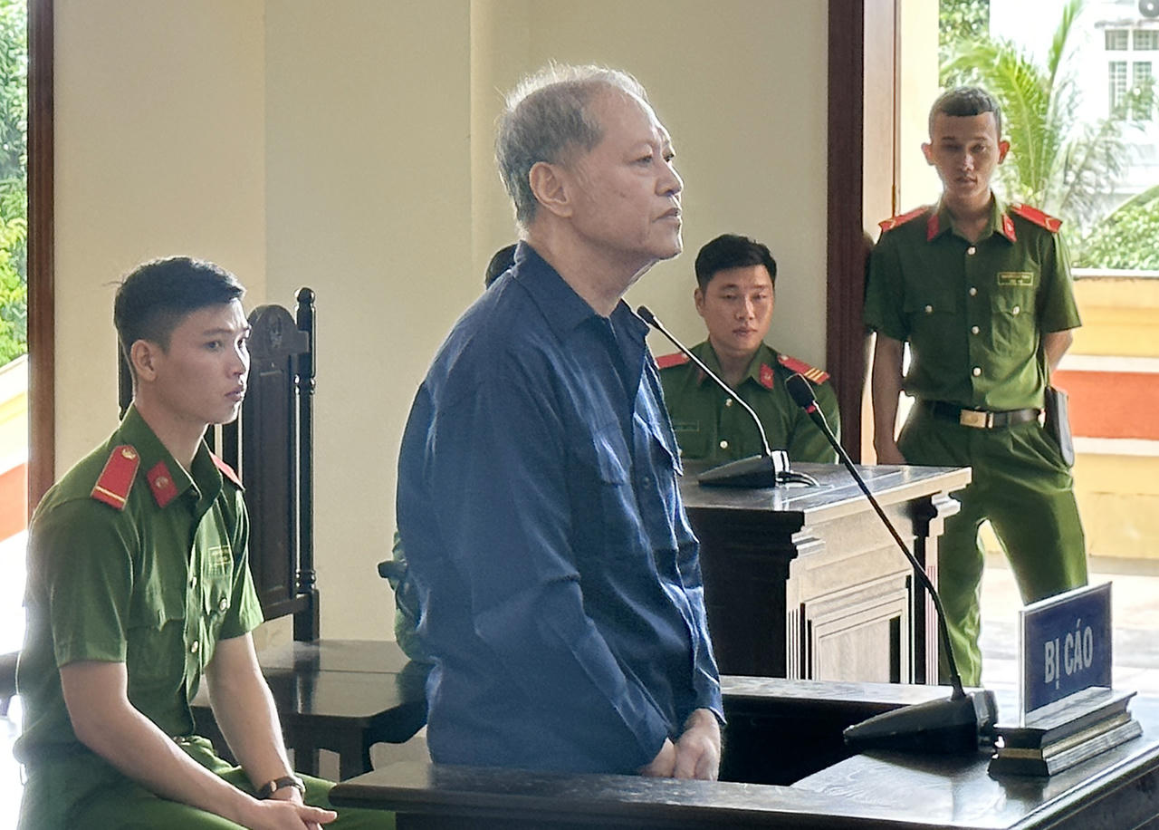 Hoãn xử vụ cựu phó chủ tịch huyện gây thiệt hại ngân sách nhà nước