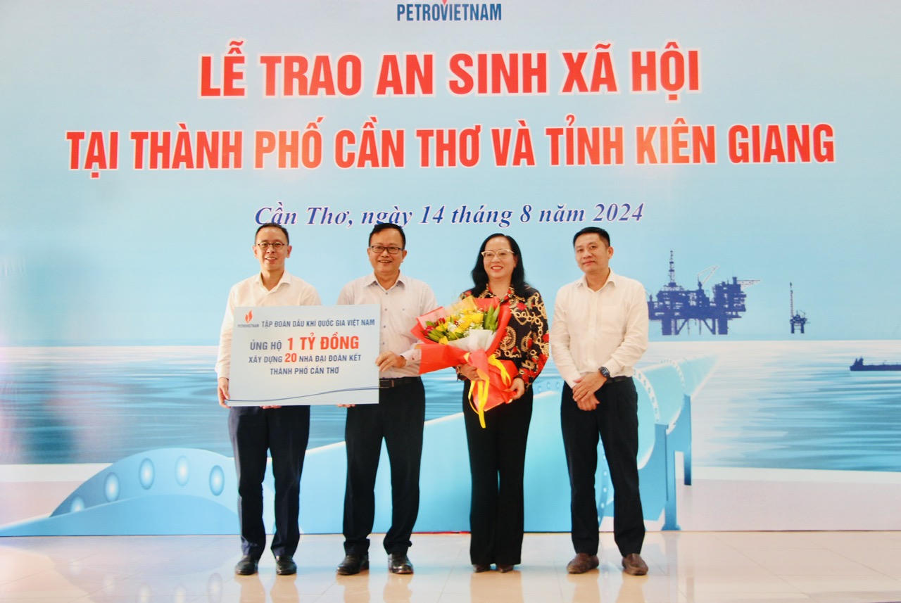 Petrovietnam trao tài trợ an sinh xã hội và phát động trồng cây xanh tại Cần Thơ