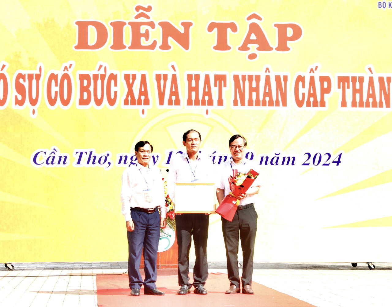 Cần Thơ diễn tập ứng phó sự cố bức xạ và hạt nhân