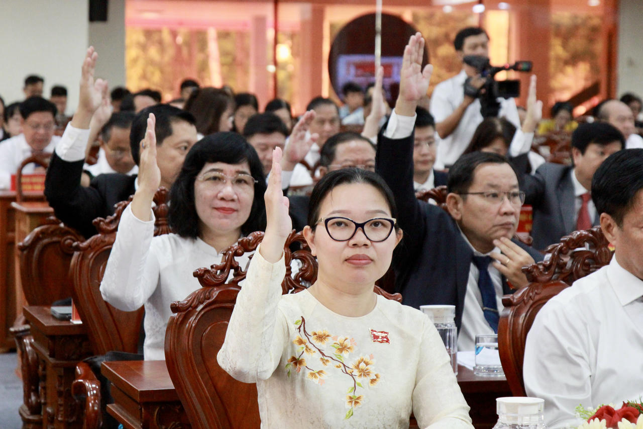 HĐND Cần Thơ bầu chức danh Chủ tịch UBND thành phố