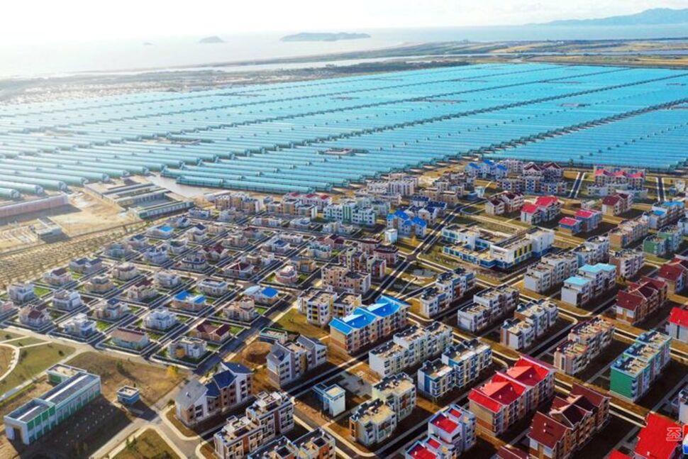 Triều Tiên xây dựng trang trại trên nền căn cứ không quân