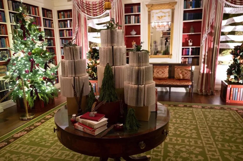 Khám phá trang hoàng lộng lẫy để đón Giáng sinh 2022 ở Nhà Trắng