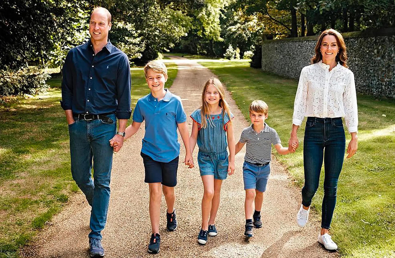 Gia đình William và Kate công bố ảnh thiệp Giáng sinh