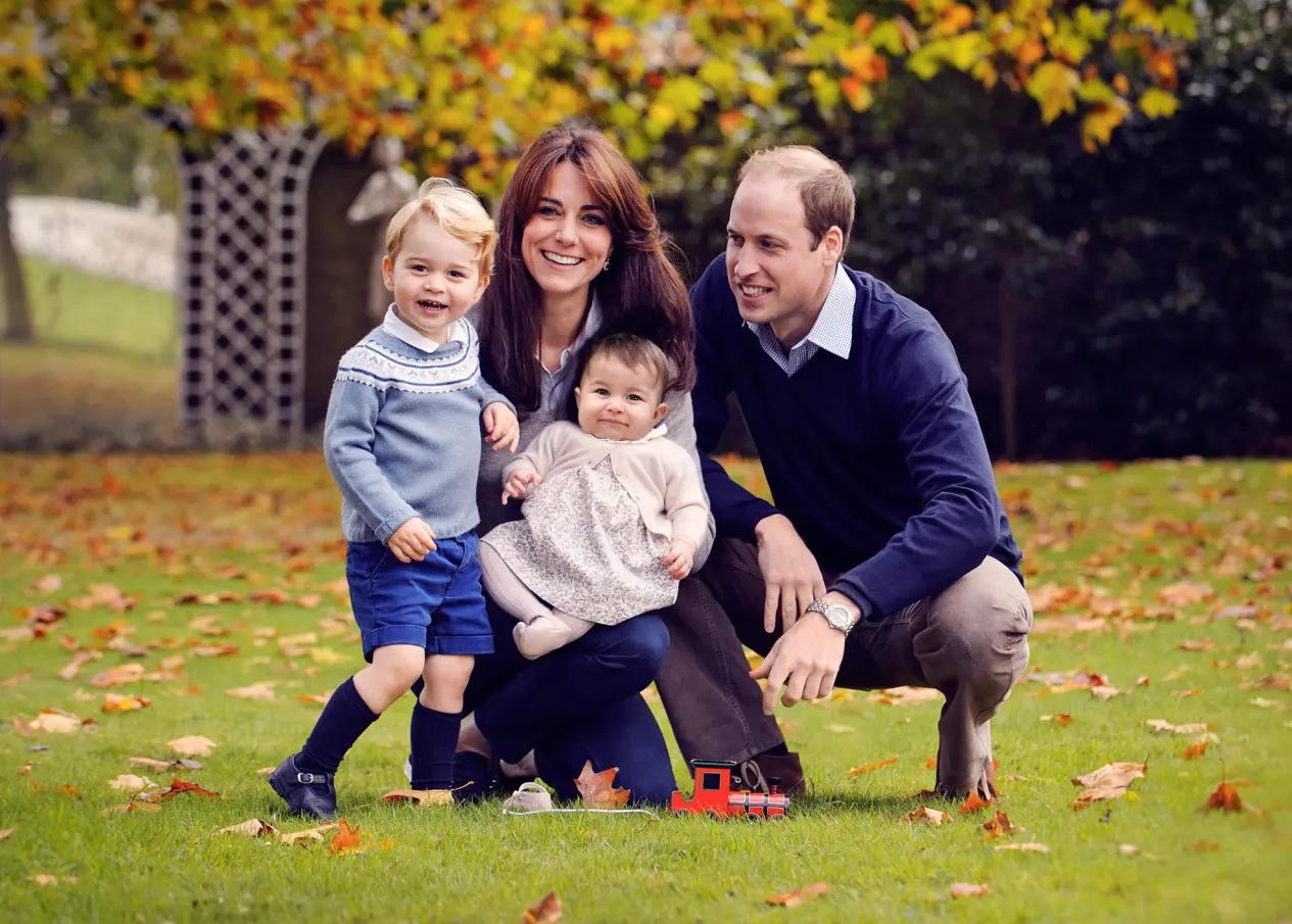 Gia đình William và Kate công bố ảnh thiệp Giáng sinh