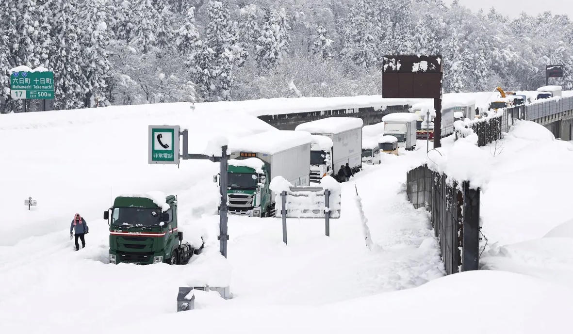 Tuyết rơi dày đặc tại Nhật Bản khiến ít nhất 17 người thiệt mạng