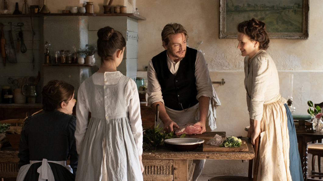 Đạo diễn gốc Việt nhận tràng vỗ tay bảy phút tại LHP Cannes 2023