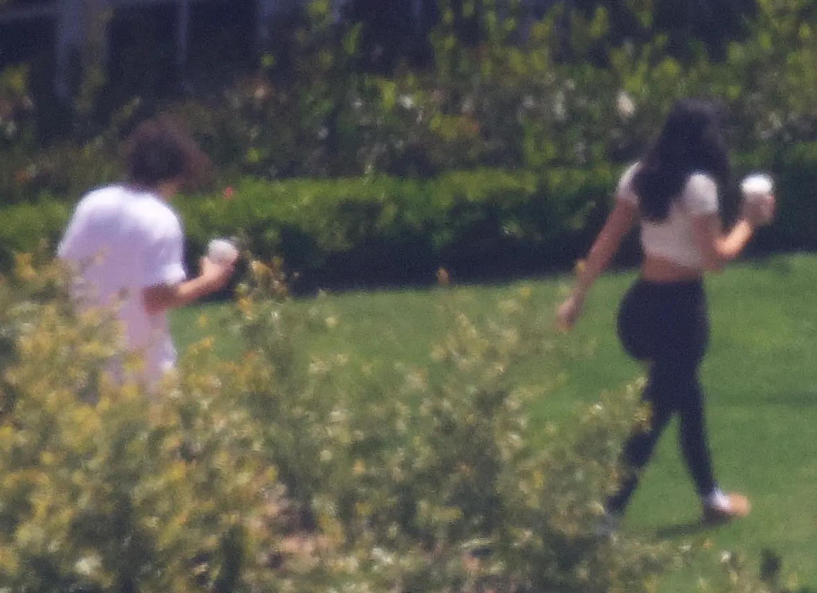 Kylie Jenner và Timothée Chalamet lộ ảnh hẹn hò