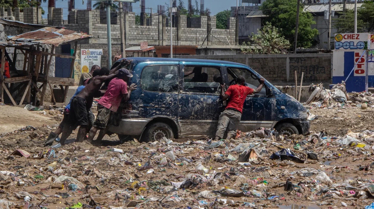 Ít nhất 42 người thiệt mạng và hàng nghìn người phải sơ tán ở Haiti