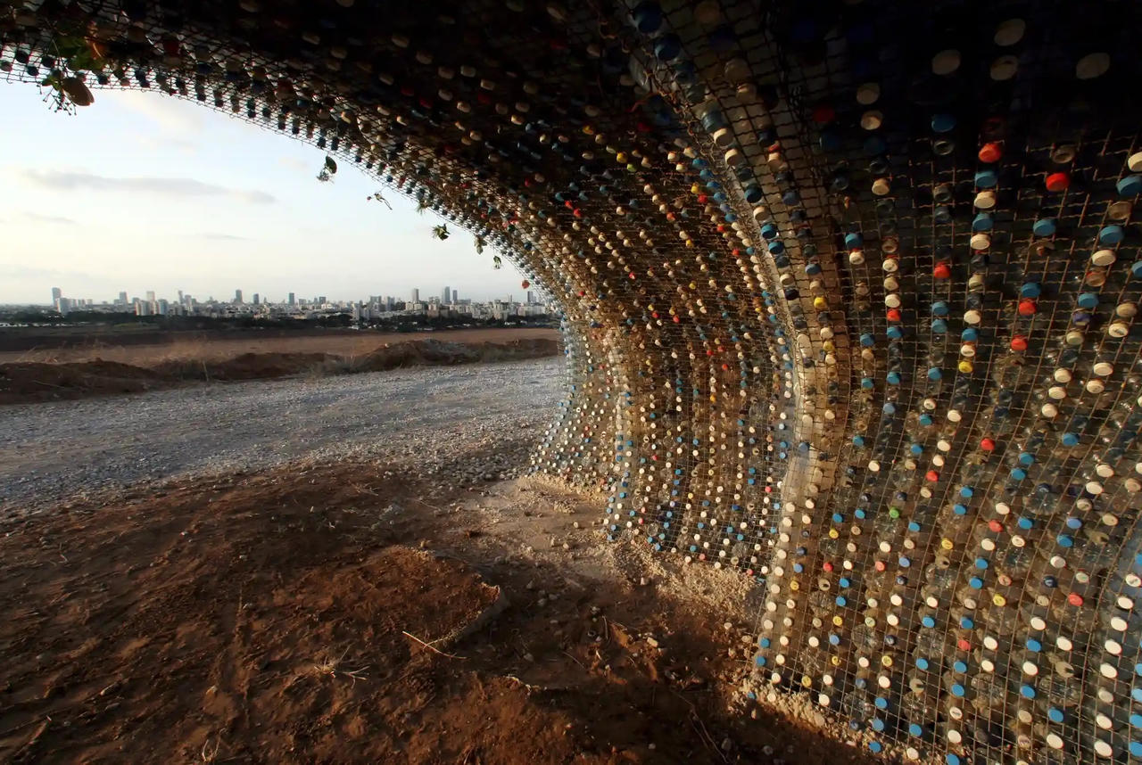 Ấn tượng loạt tác phẩm nghệ thuật từ rác thải nhựa