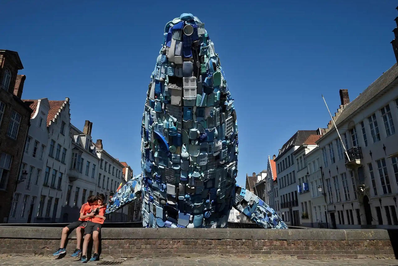 Ấn tượng loạt tác phẩm nghệ thuật từ rác thải nhựa