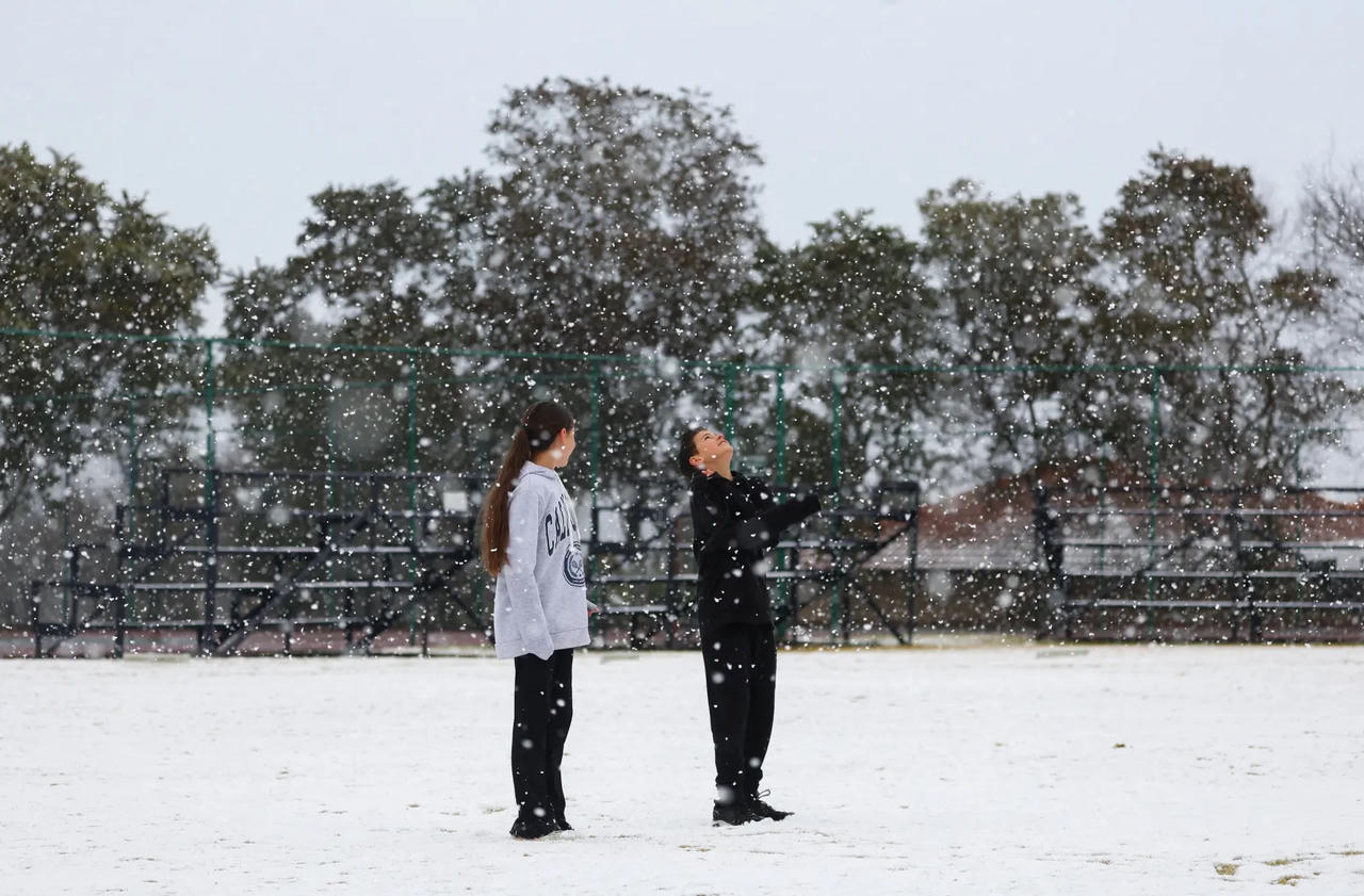 Thành phố ở Nam Phi lần đầu có tuyết rơi sau 11 năm