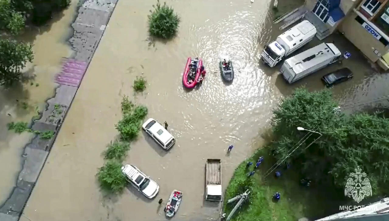 Bão Khanun quét qua vùng Viễn Đông của Nga, hơn 2.000 người phải sơ tán