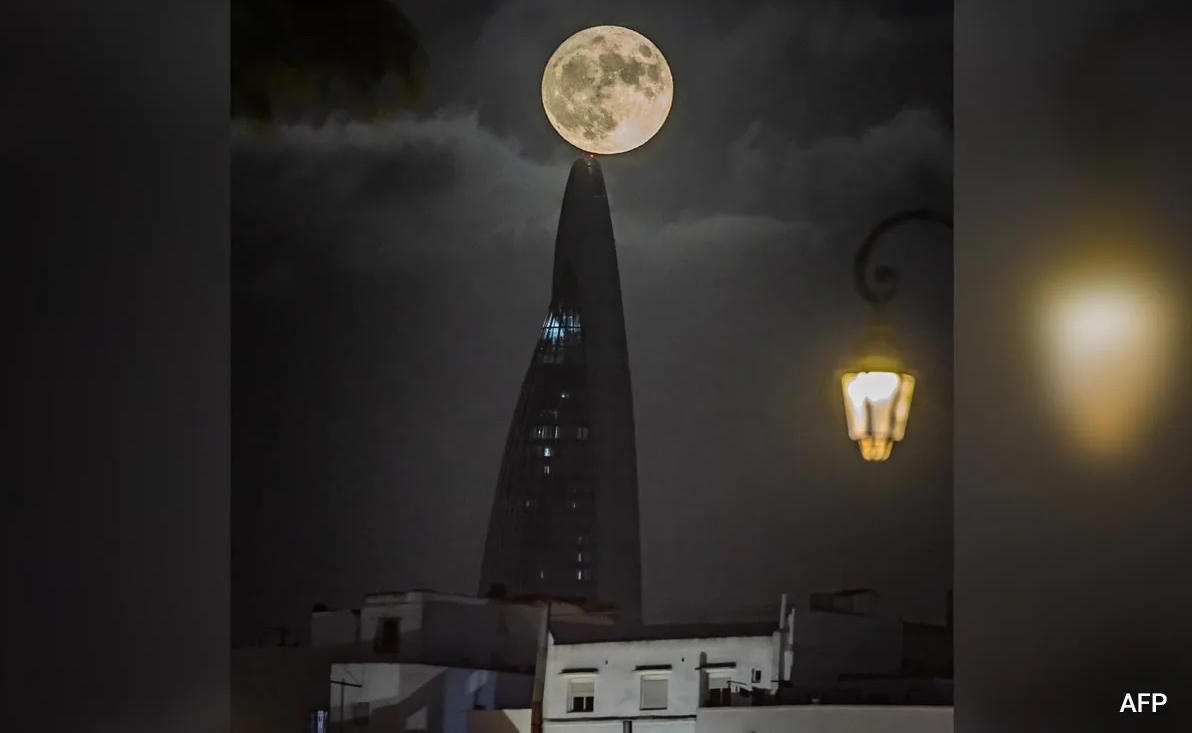 Hình ảnh siêu trăng lớn nhất năm 2023 trên khắp thế giới