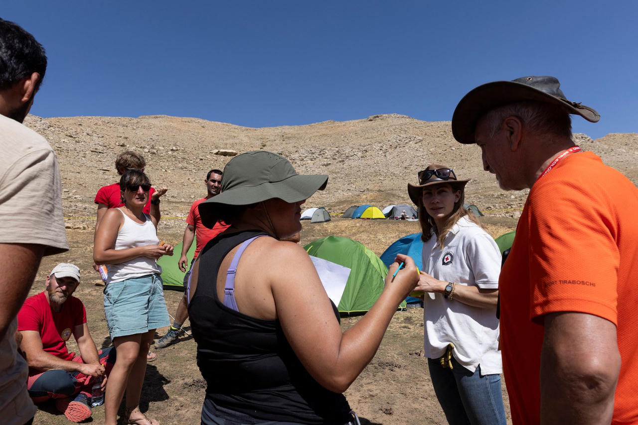 Tình hình cứu hộ nhà thám hiểm kẹt sâu hơn 1.000 mét trong hang động