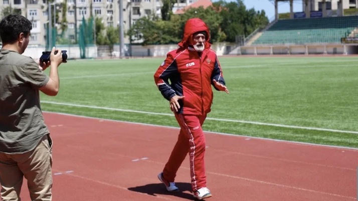 Cụ ông giảm hơn 11 kg trong 2,5 giờ